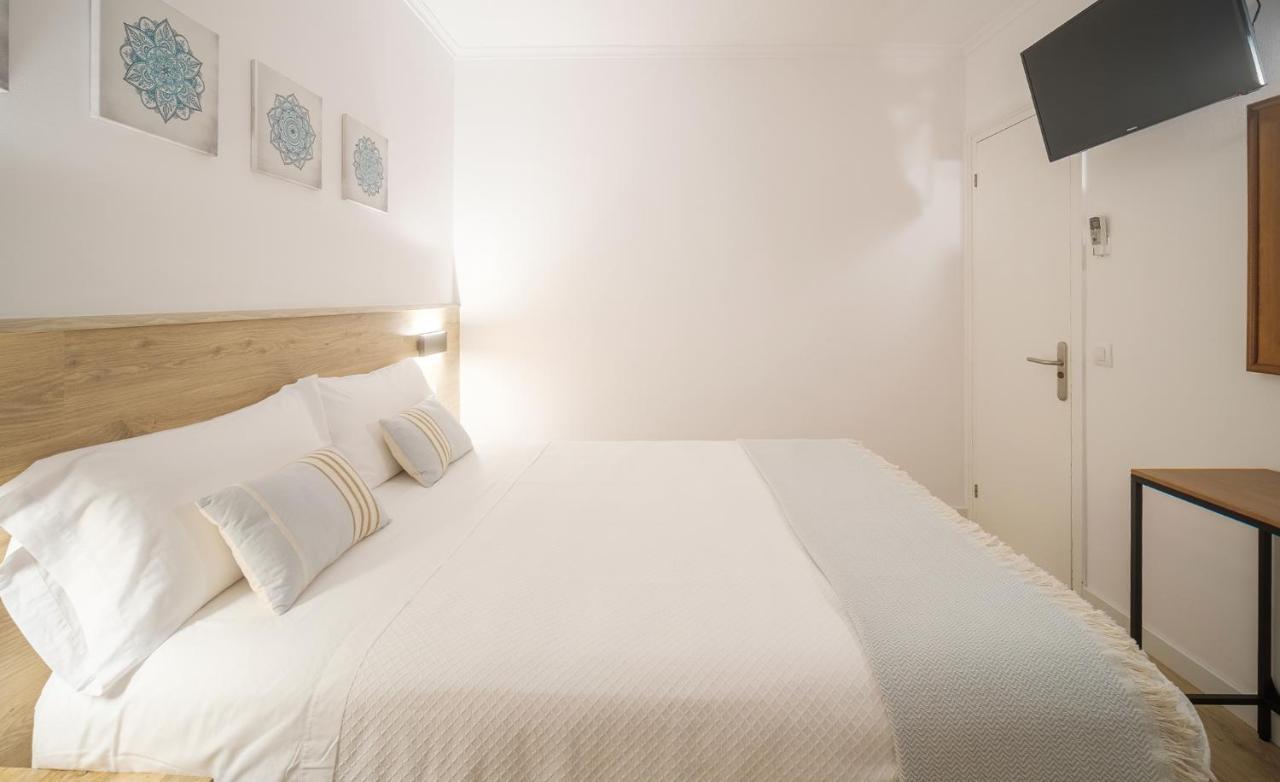 Hostal Menurka ثيوداديلا المظهر الخارجي الصورة