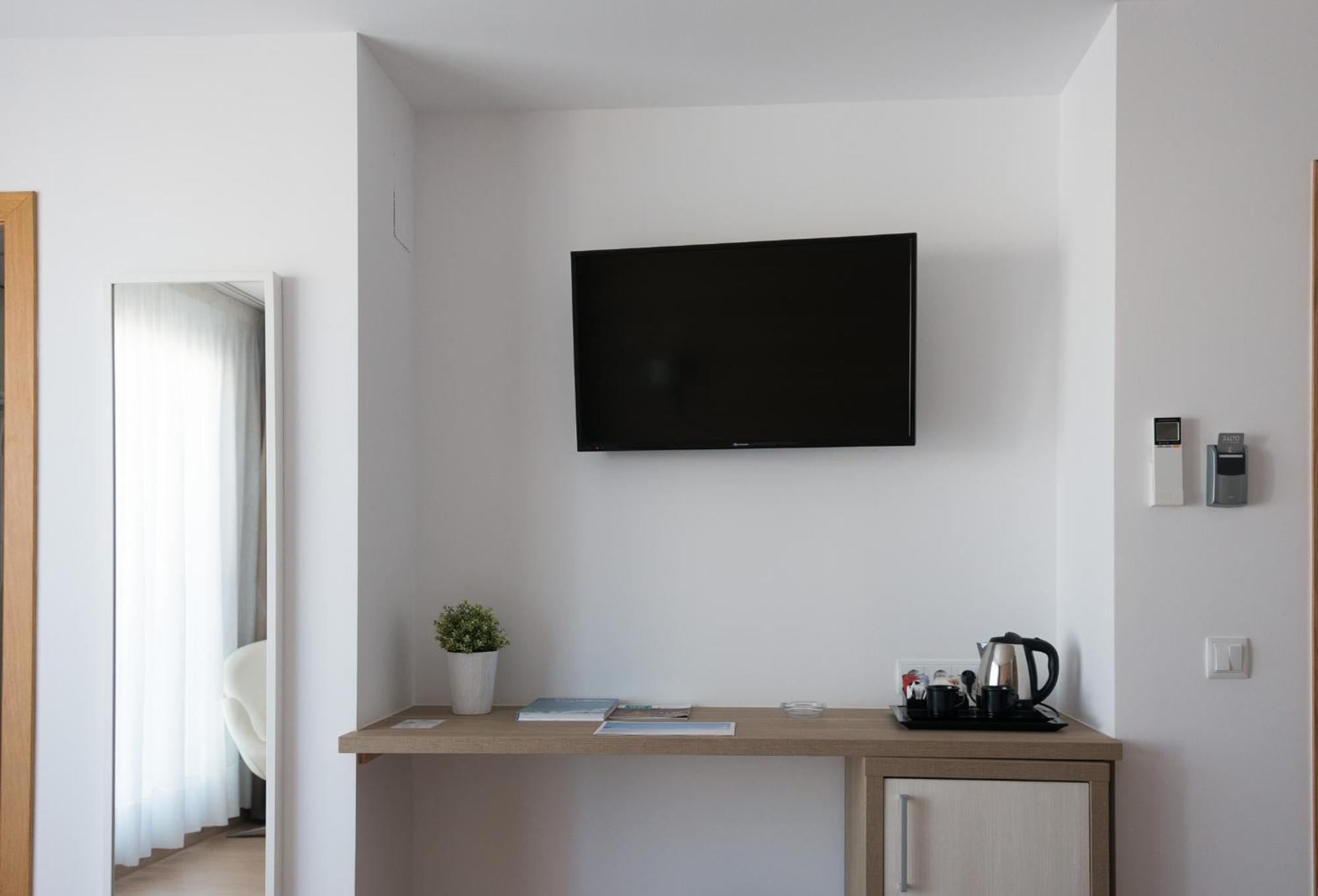 Hostal Menurka ثيوداديلا الغرفة الصورة