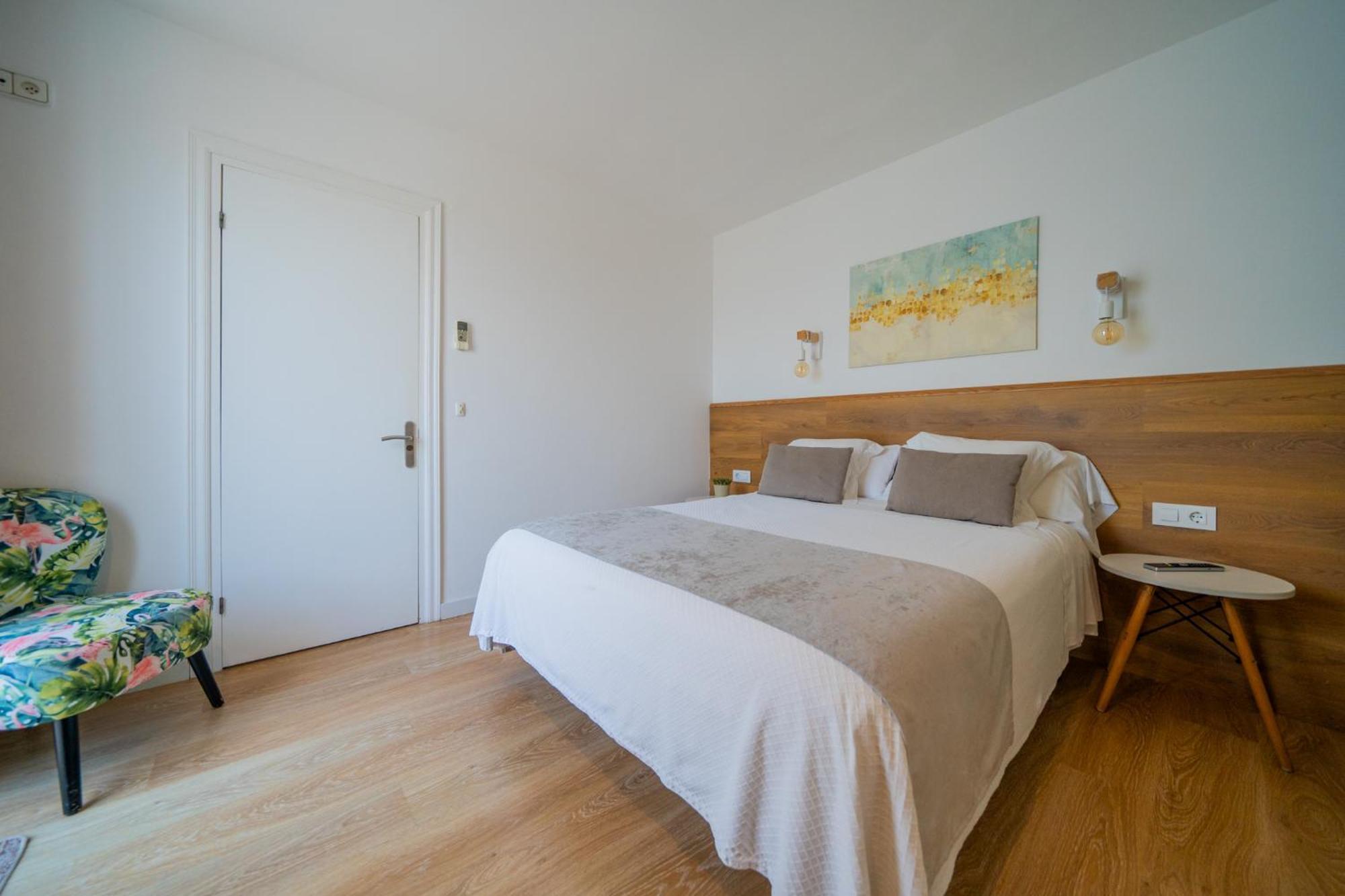 Hostal Menurka ثيوداديلا المظهر الخارجي الصورة