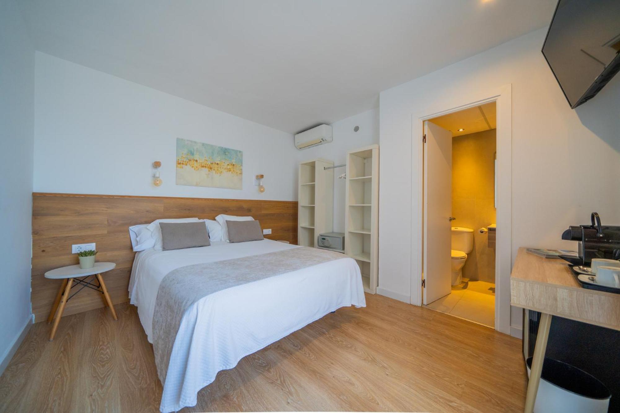 Hostal Menurka ثيوداديلا المظهر الخارجي الصورة