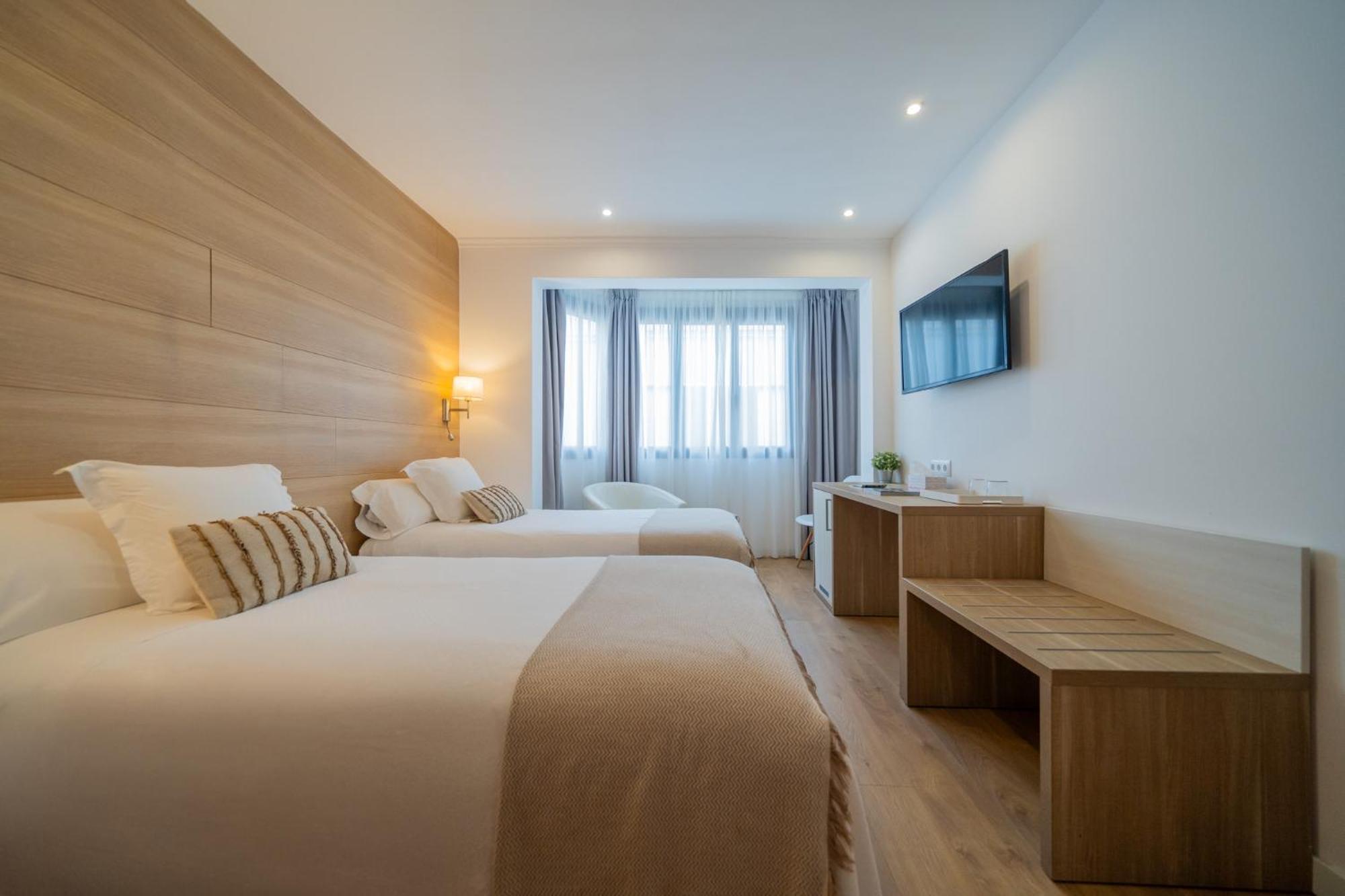 Hostal Menurka ثيوداديلا المظهر الخارجي الصورة