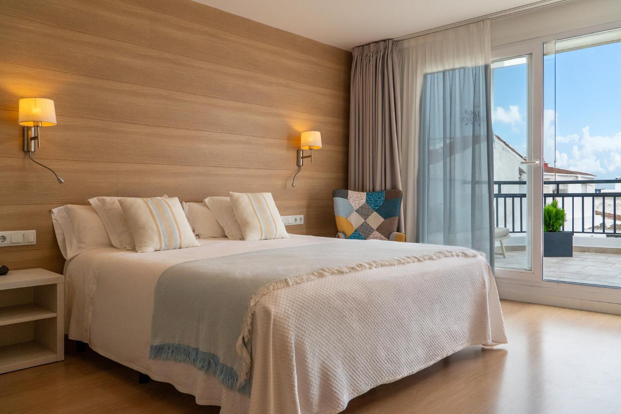 Hostal Menurka ثيوداديلا المظهر الخارجي الصورة