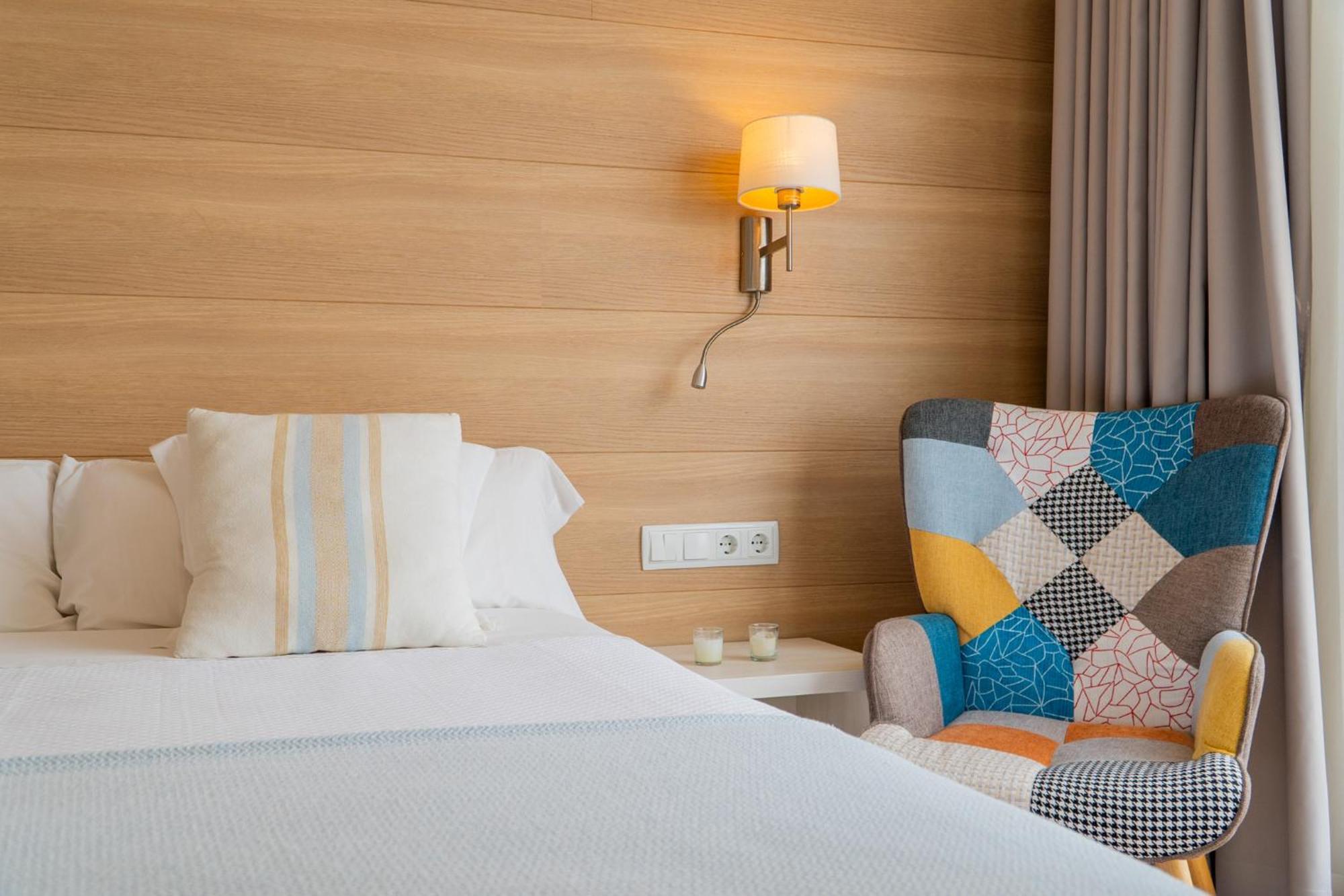 Hostal Menurka ثيوداديلا المظهر الخارجي الصورة