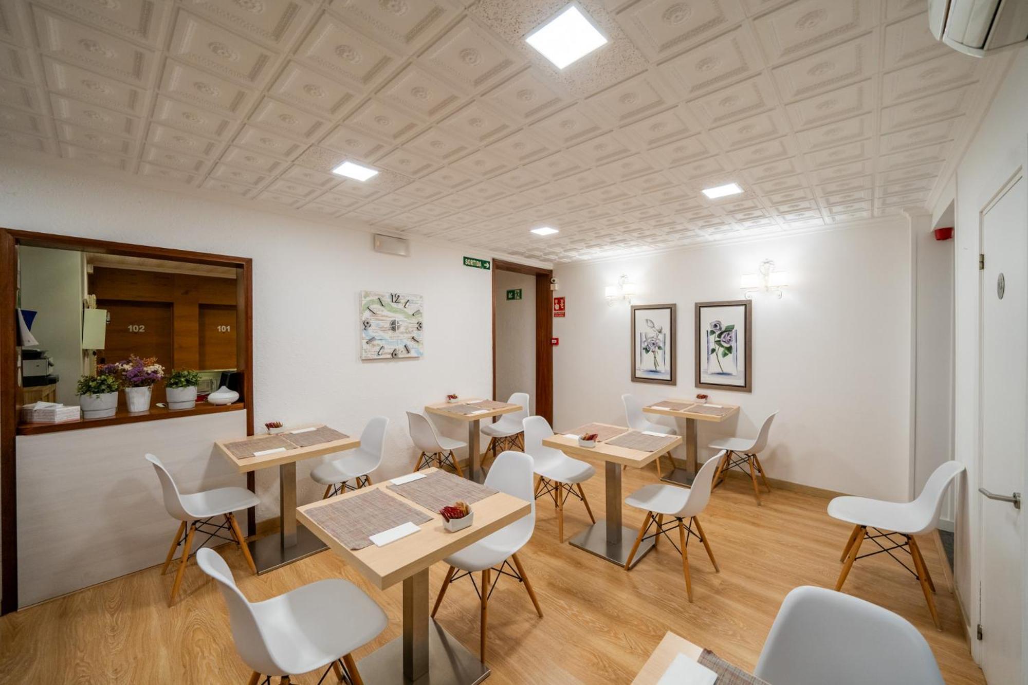 Hostal Menurka ثيوداديلا المظهر الخارجي الصورة