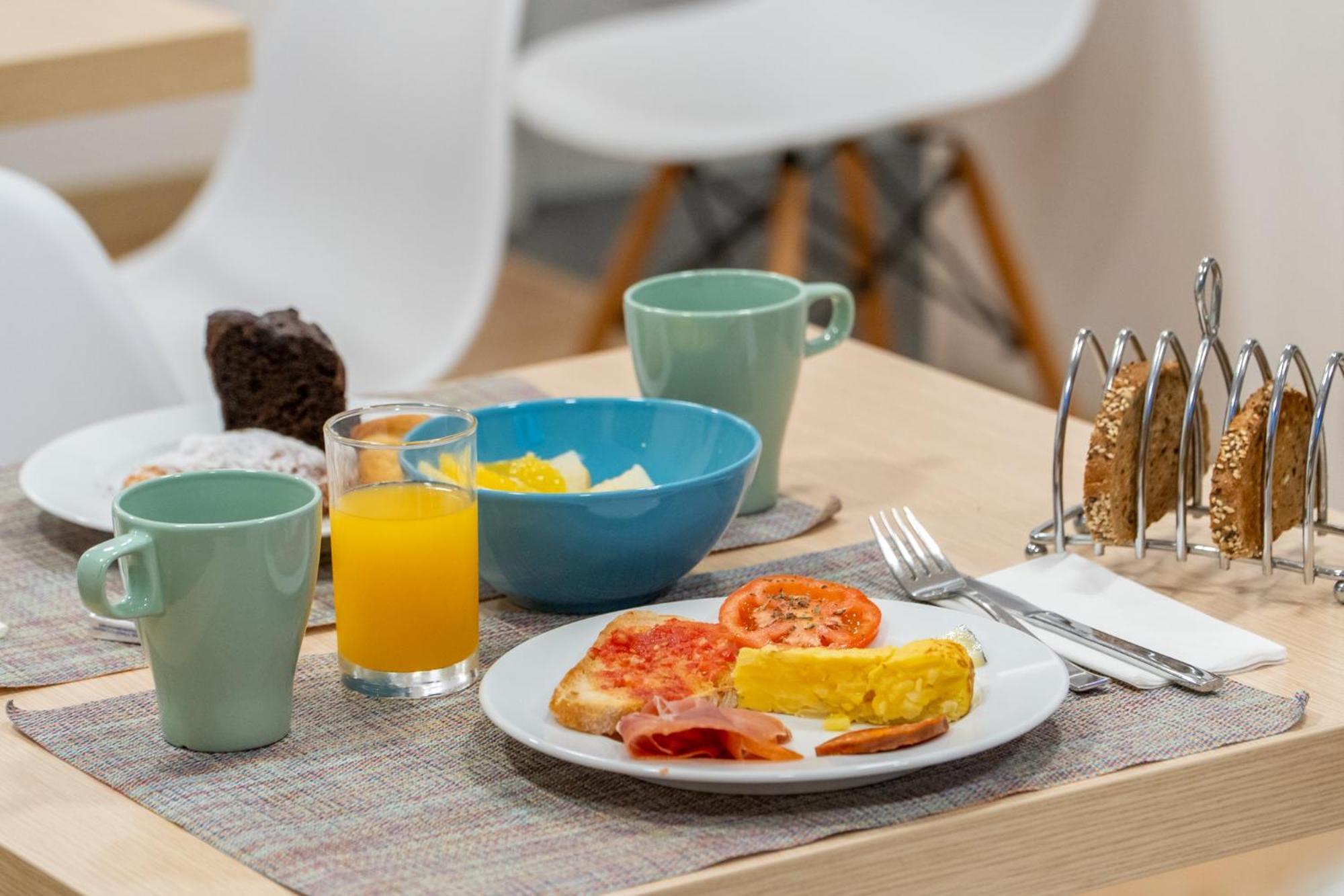 Hostal Menurka ثيوداديلا المظهر الخارجي الصورة