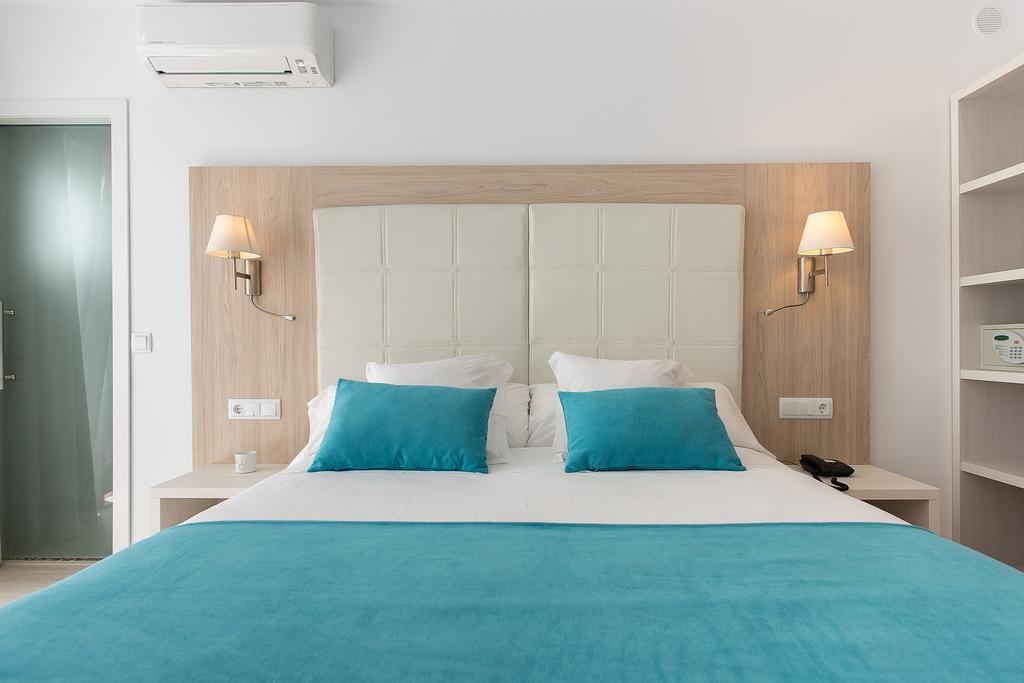 Hostal Menurka ثيوداديلا المظهر الخارجي الصورة